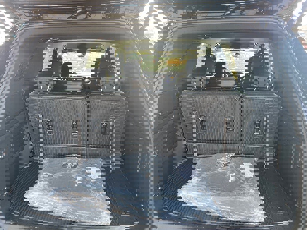 New 2026 Chevrolet Traverse LT w/ Driver Confidence Package image 11