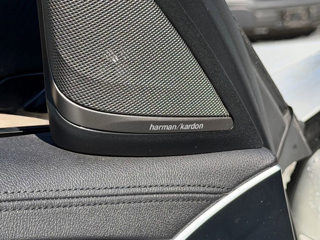 Used 2018 BMW M550i xDrive AWD/4WD image 32
