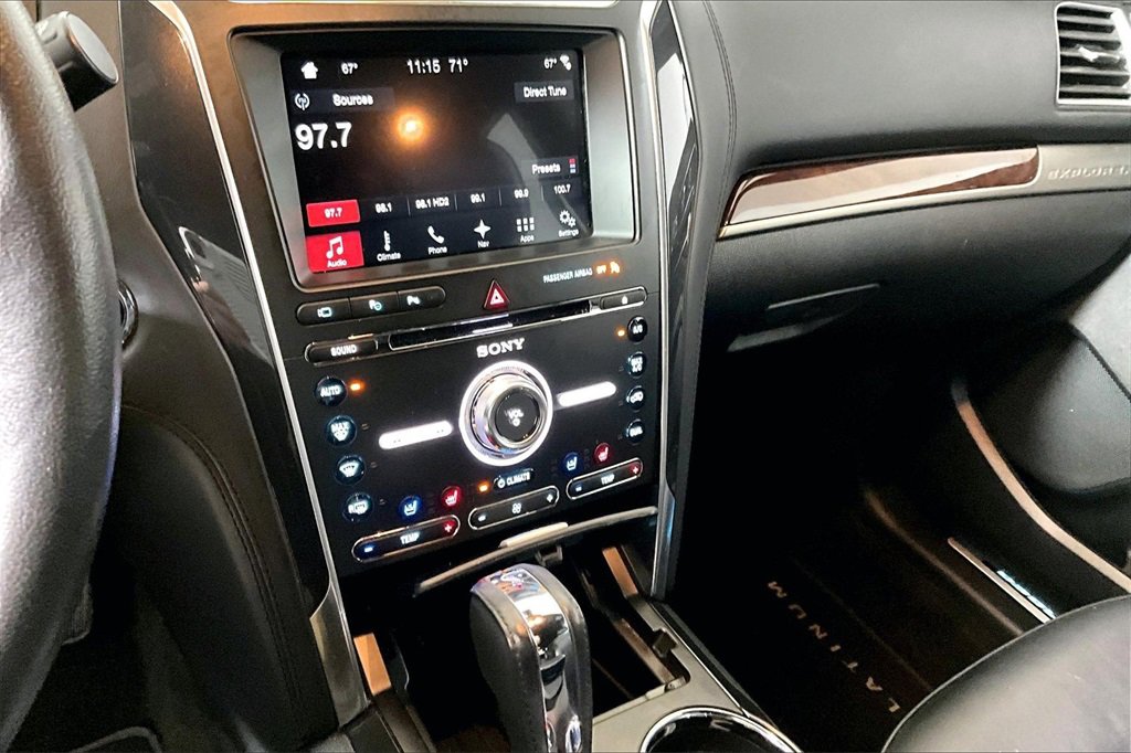 Certified 2017 Ford Explorer Platinum image 26