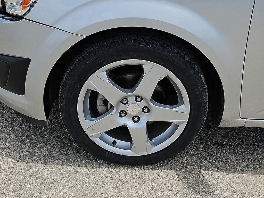 Used 2015 Chevrolet Sonic LTZ FWD image 13