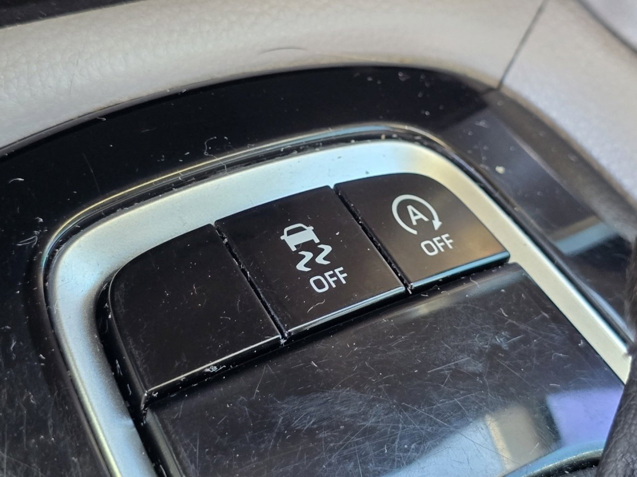 Used 2023 Toyota Corolla Cross L image 25