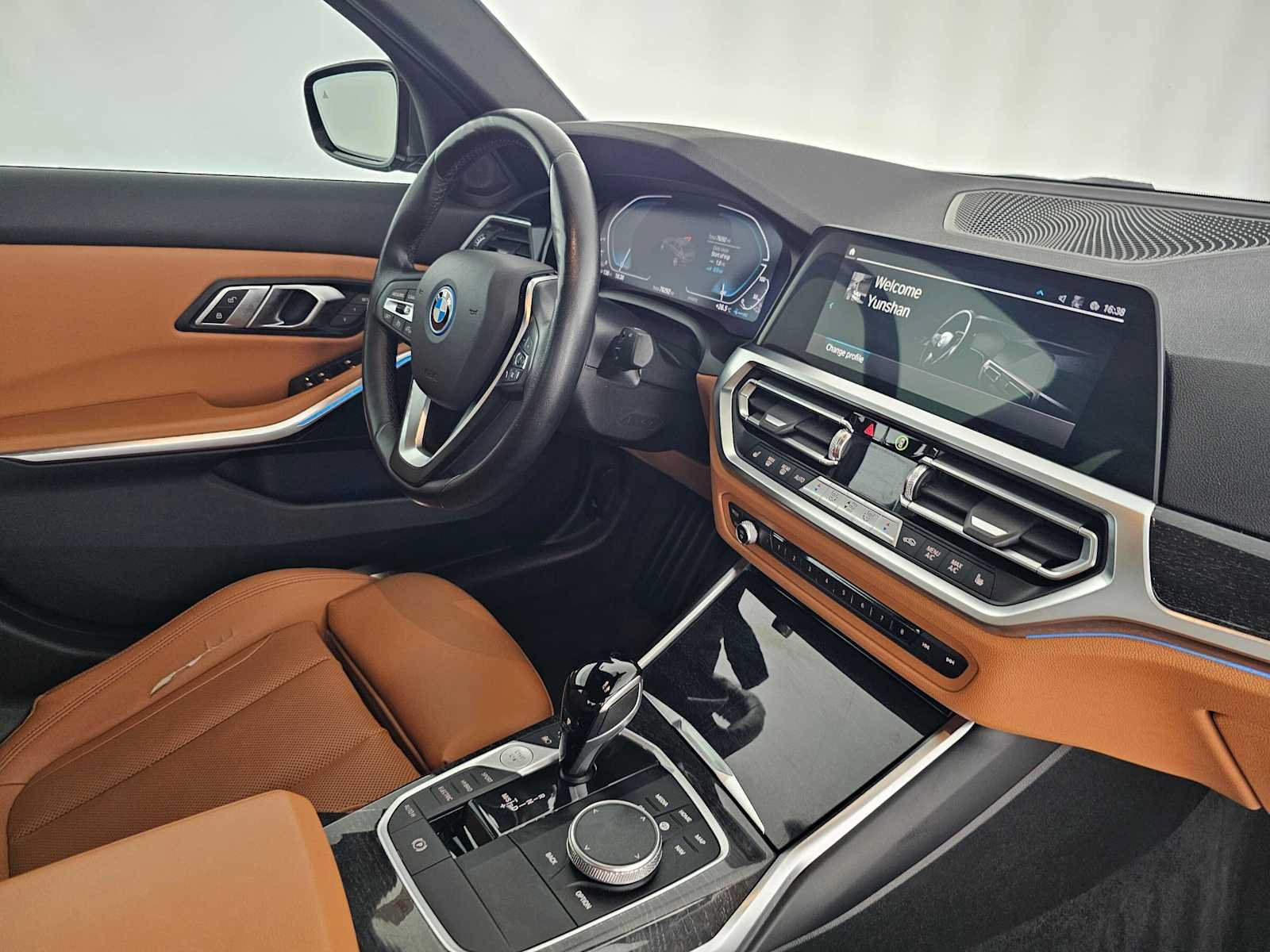 Used 2022 BMW 330e xDrive w/ Driving Assistance Package AWD/4WD image 11