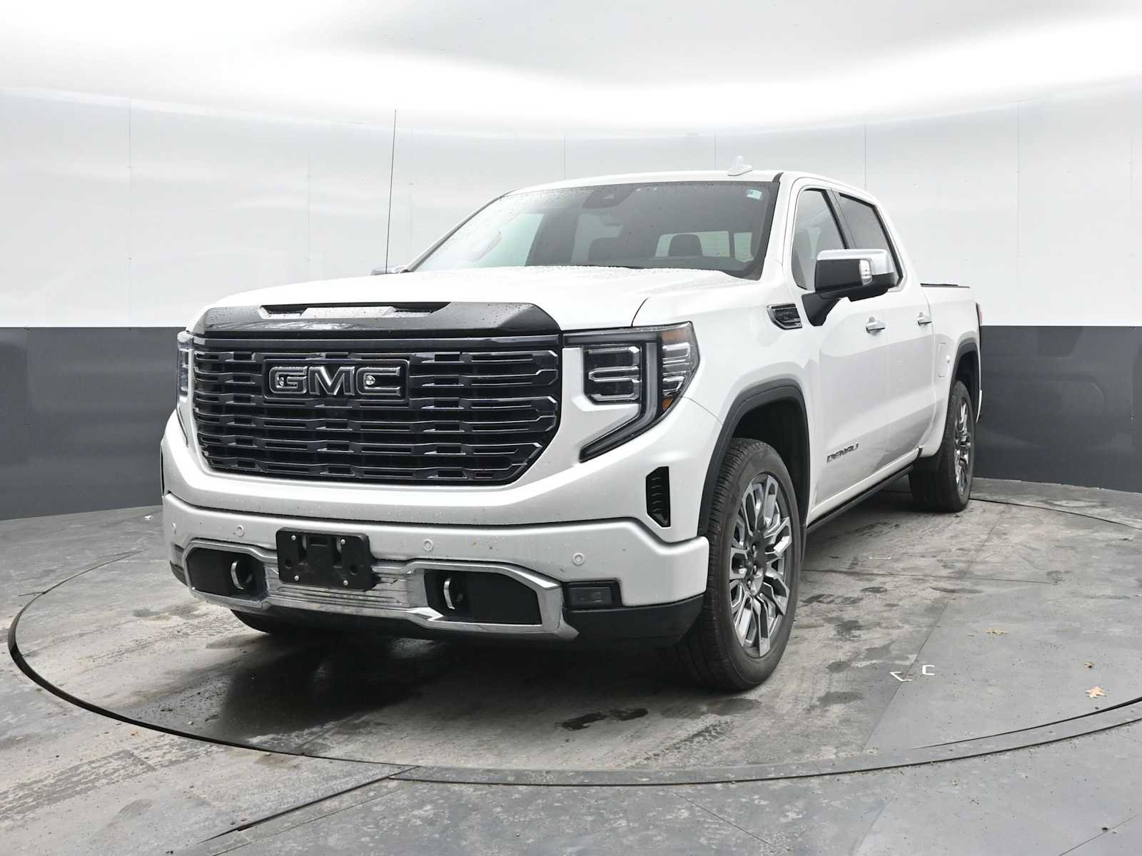 Used 2025 GMC Sierra 1500 Denali Ultimate AWD/4WD image 5