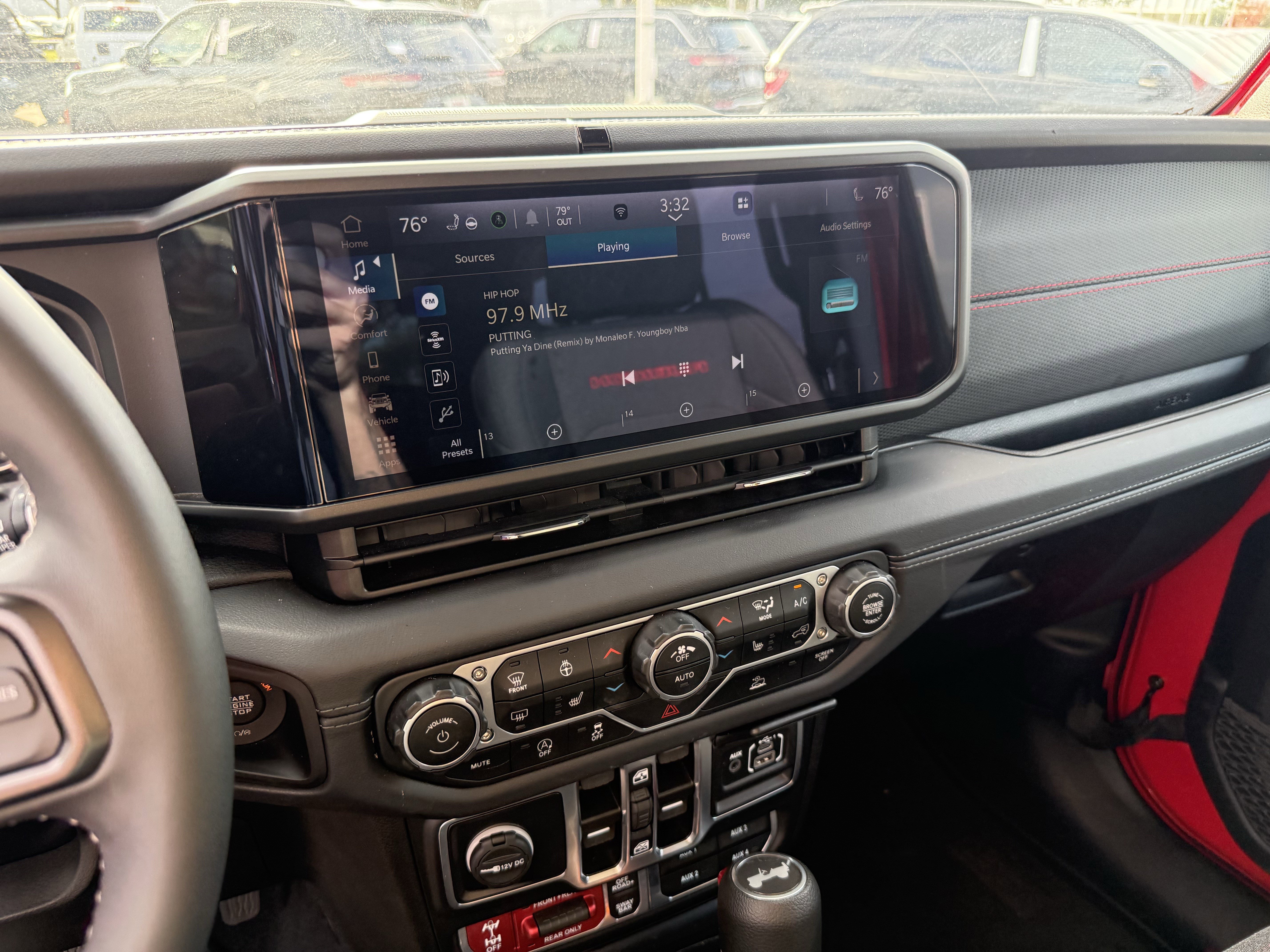 Used 2025 Jeep Wrangler Unlimited Rubicon image 19