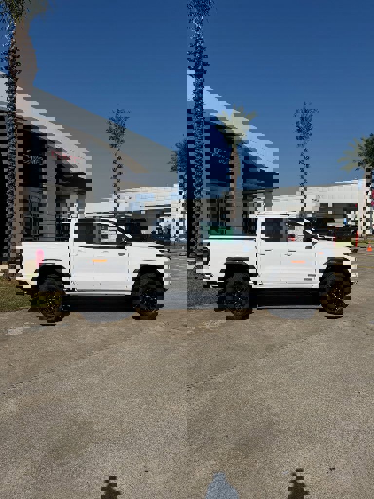 New 2026 GMC Canyon Elevation image 6