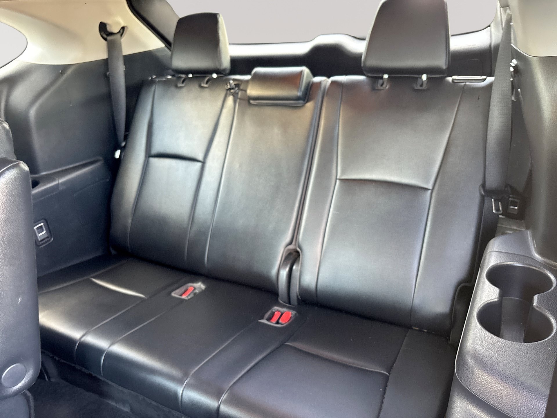 Used 2021 Toyota Highlander XLE AWD/4WD image 27
