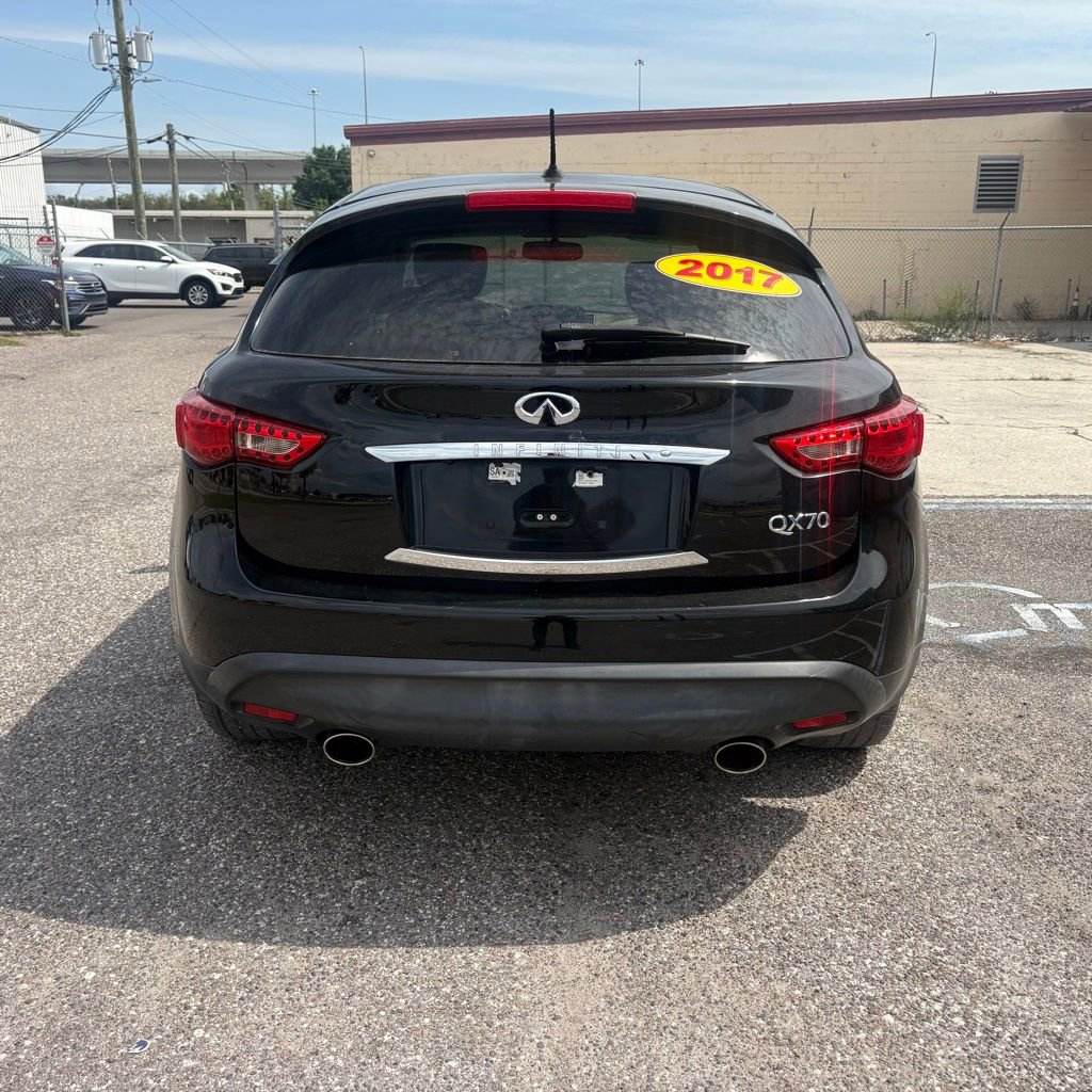 Used 2017 INFINITI QX70 2WD image 3