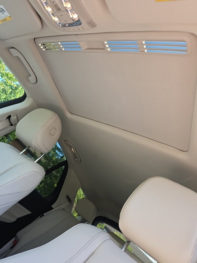 Used 2024 Mercedes-Benz GLE 350 4MATIC w/ 3rd Row Seat Package image 10