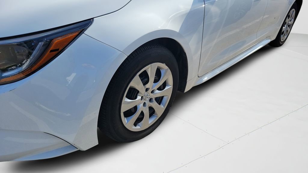 Used 2025 Toyota Corolla LE w/ Convenience Package FWD image 9