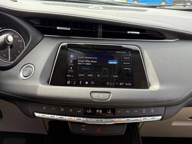 Used 2022 Cadillac XT4 Premium Luxury w/ Safety Alert Package FWD image 18