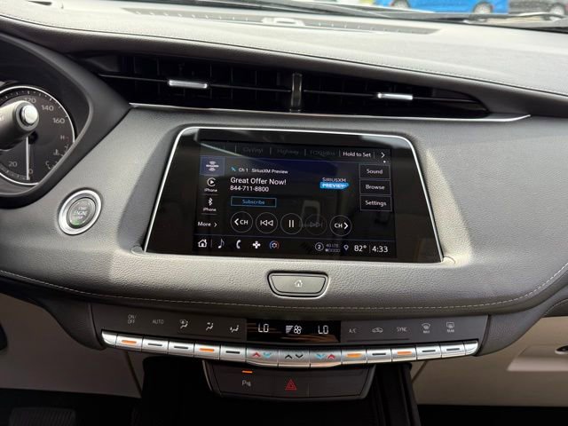 Used 2022 Cadillac XT4 Premium Luxury w/ Safety Alert Package FWD image 18