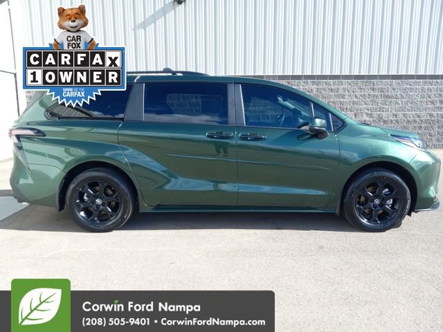 Used 2025 Toyota Sienna XLE Woodland Edition video 2