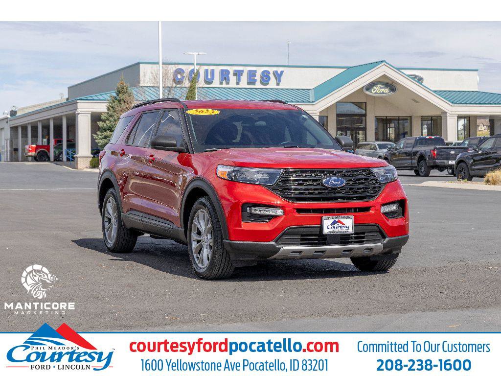 Used 2023 Ford Explorer XLT w/ Equipment Group 202A image 1