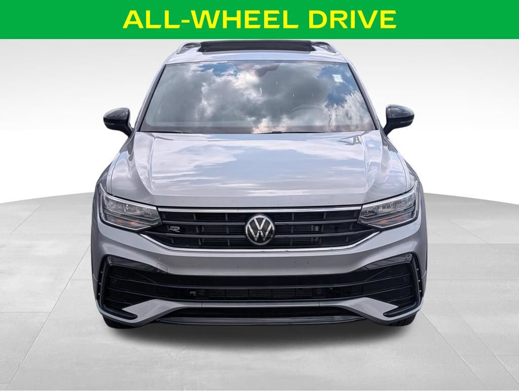 Used 2022 Volkswagen Tiguan SE R-Line AWD/4WD image 3