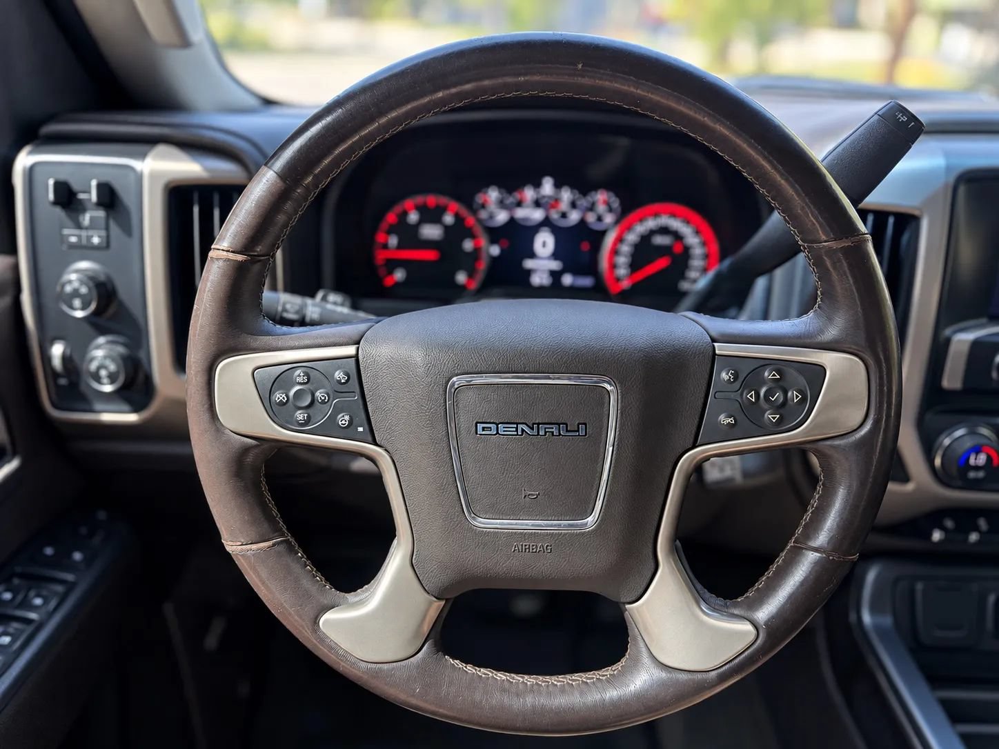 Used 2016 GMC Sierra 2500 Denali w/ Duramax Plus Package AWD/4WD image 18