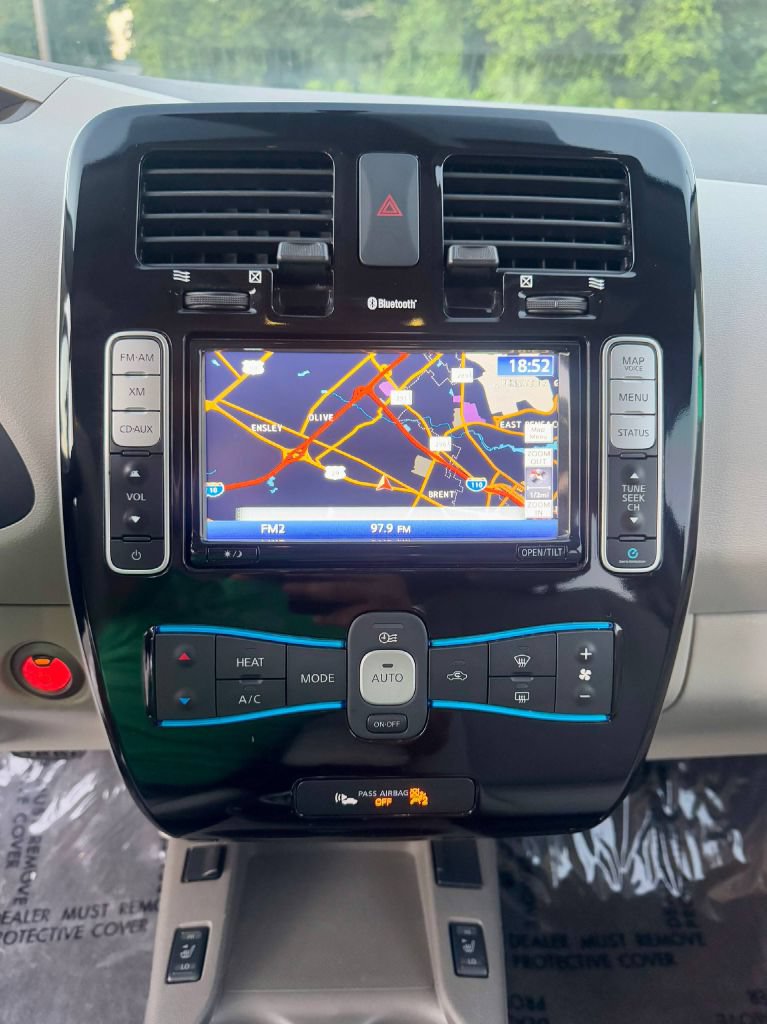 Used 2013 Nissan Leaf SV FWD image 15
