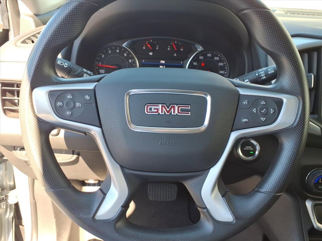 Used 2023 GMC Terrain SLE w/ Driver Convenience Package image 8