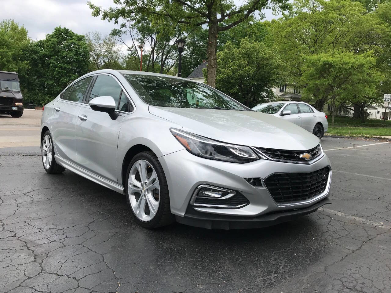 Used 2016 Chevrolet Cruze Premier FWD image 2