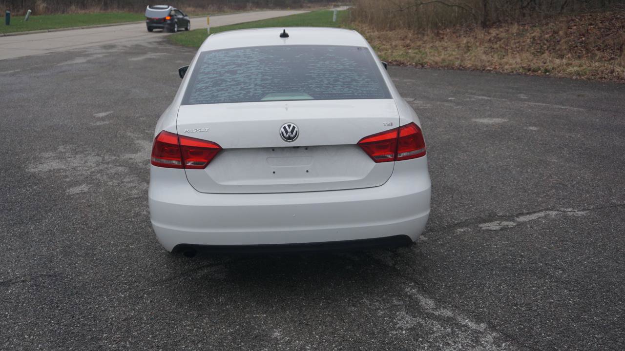 Used 2015 Volkswagen Passat 1.8T Limited Edition FWD image 4