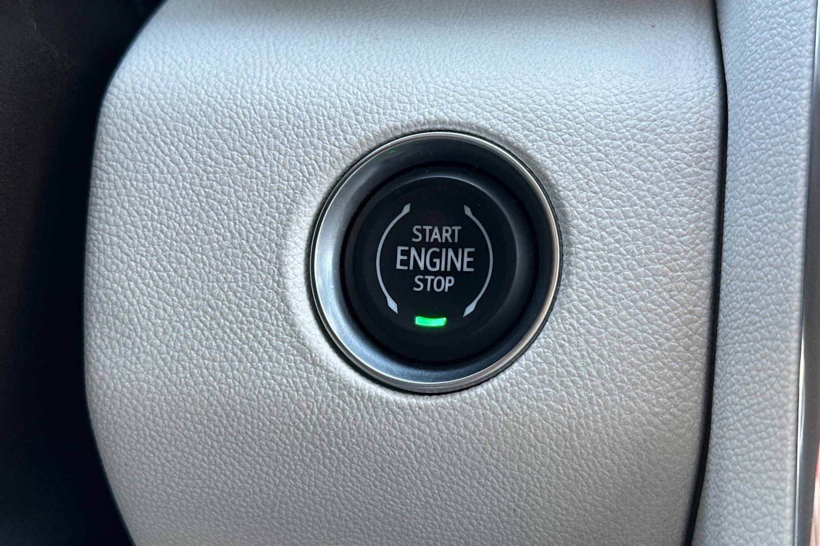 Certified 2025 GMC Acadia Denali w/ Super Cruise Package image 32