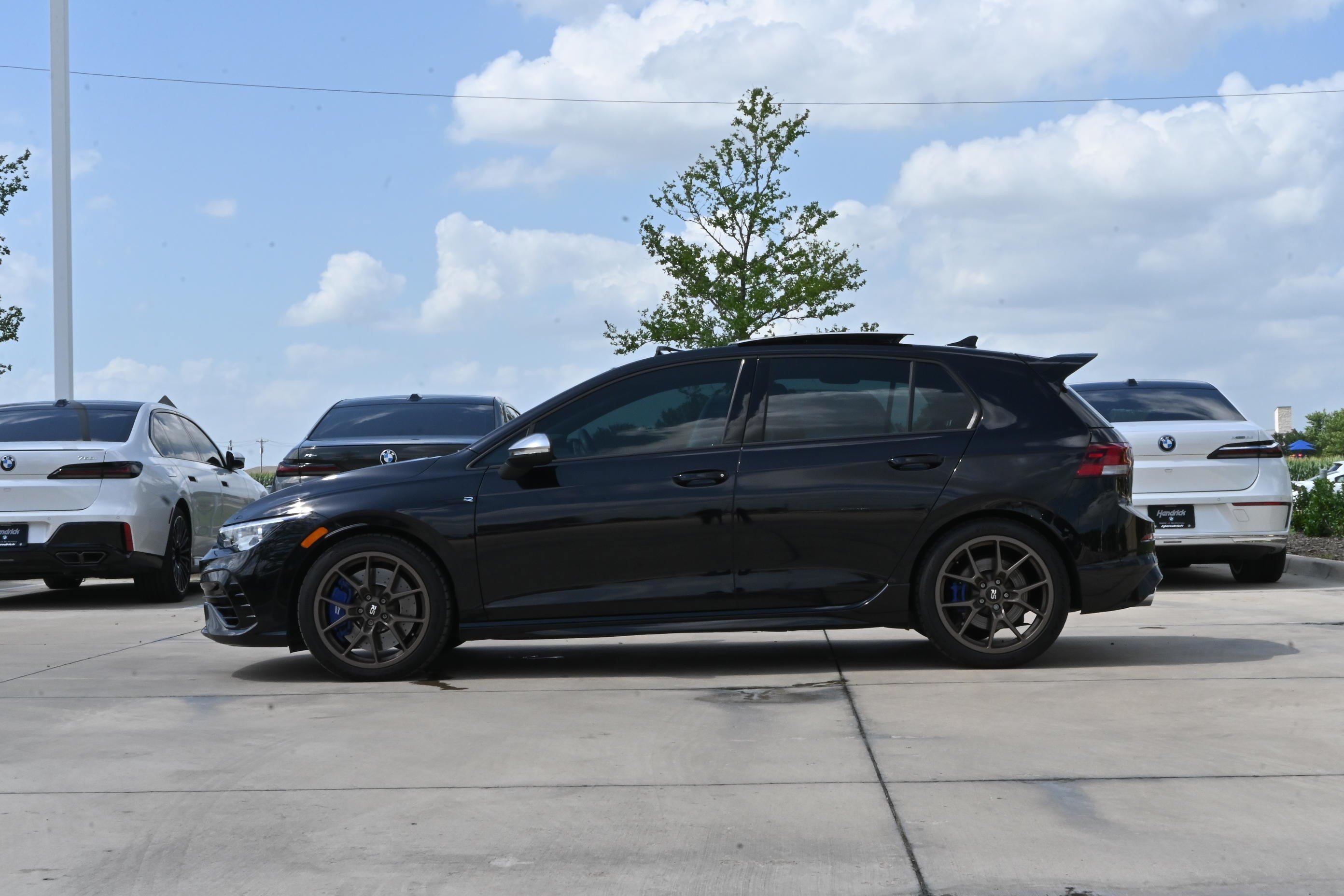 Used 2024 Volkswagen Golf R AWD/4WD image 6