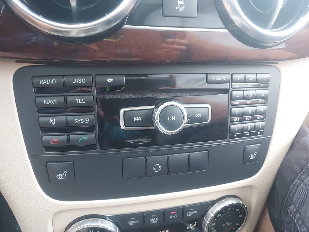 Used 2014 Mercedes-Benz GLK 250 BlueTEC 4MATIC image 15