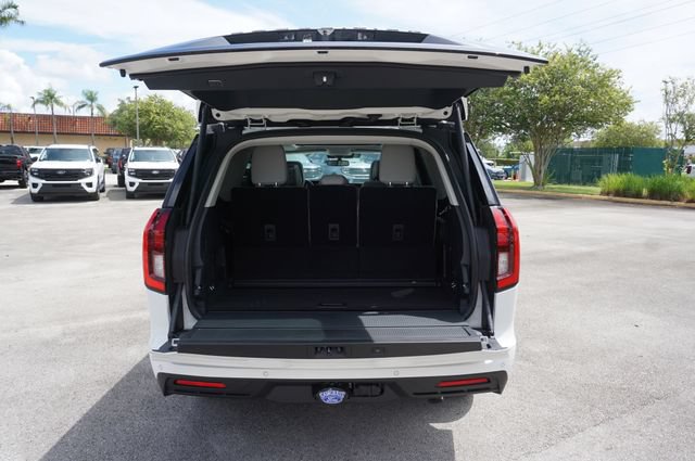 New 2027 Ford Expedition Active RWD image 18