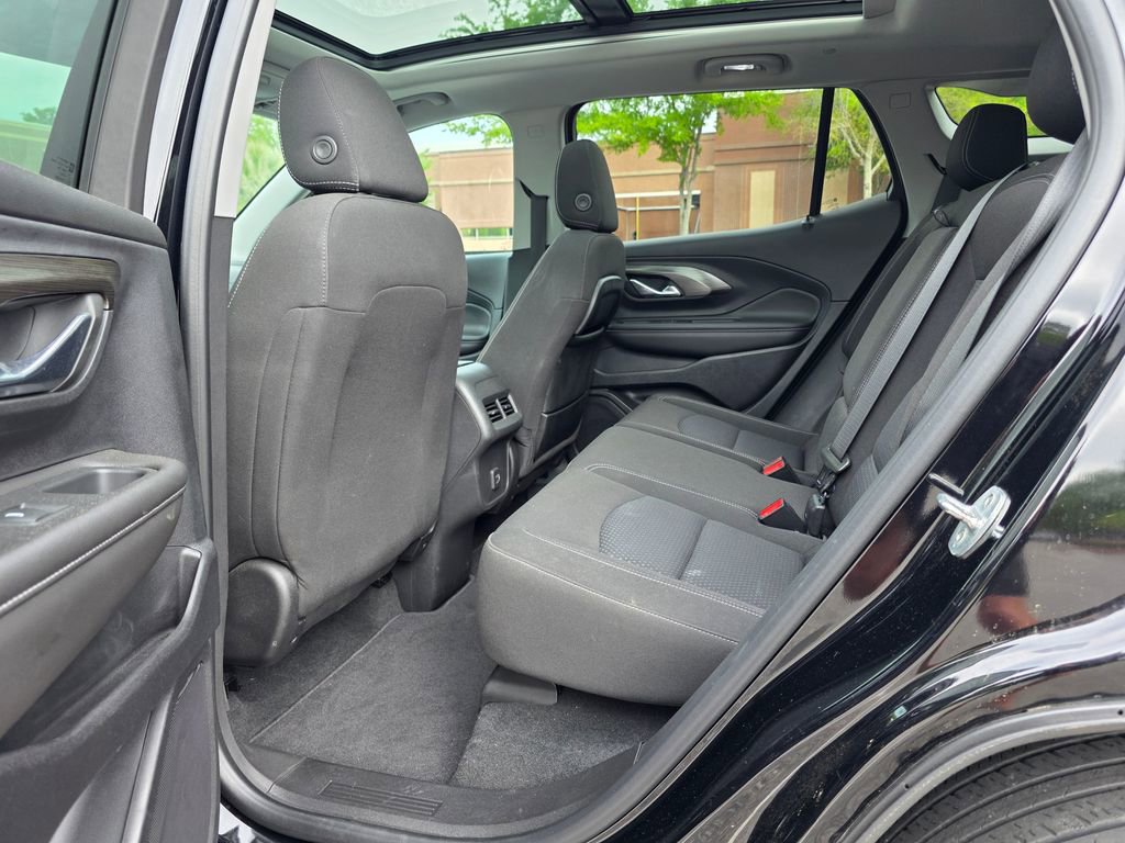 Used 2023 GMC Terrain SLE w/ Driver Convenience Package image 31