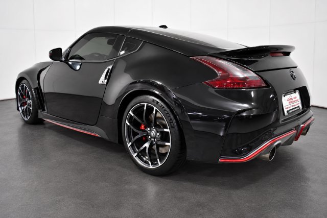 Used 2019 Nissan 370Z NISMO RWD image 6