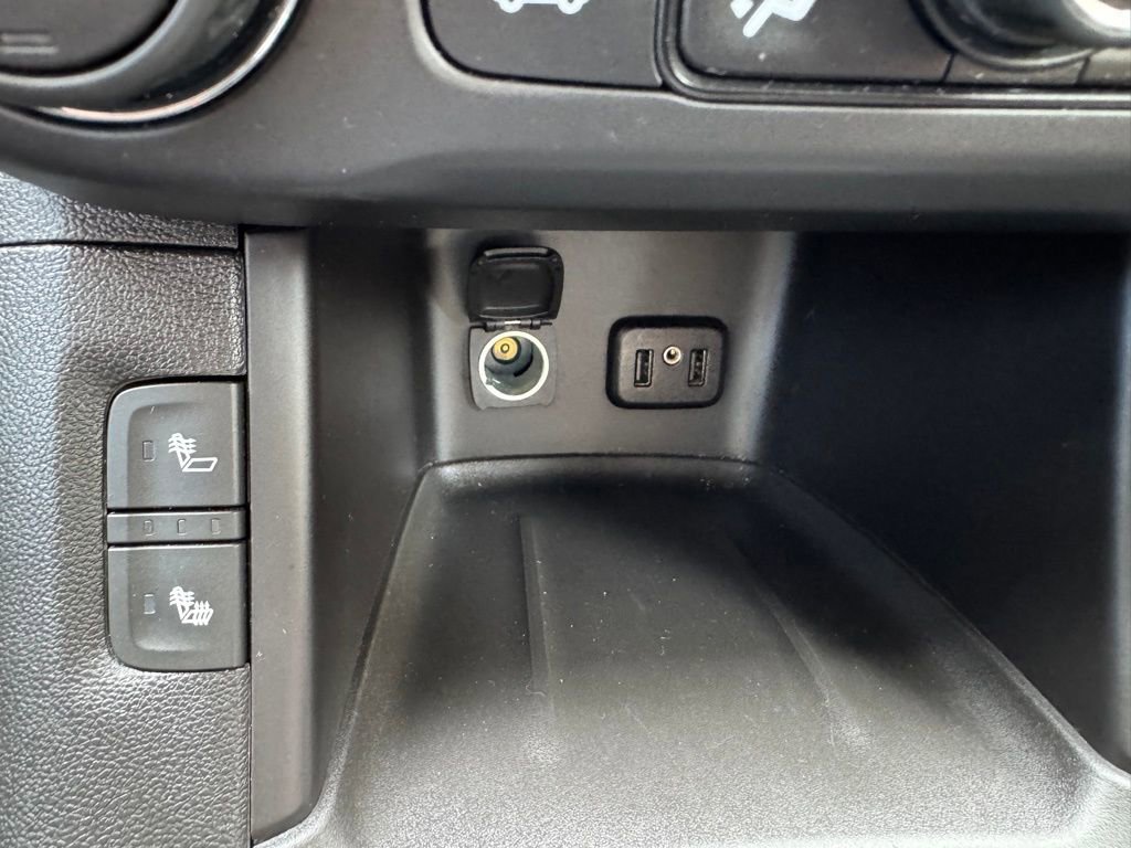 Used 2017 GMC Acadia SLE w/ Driver Alert Package I image 31