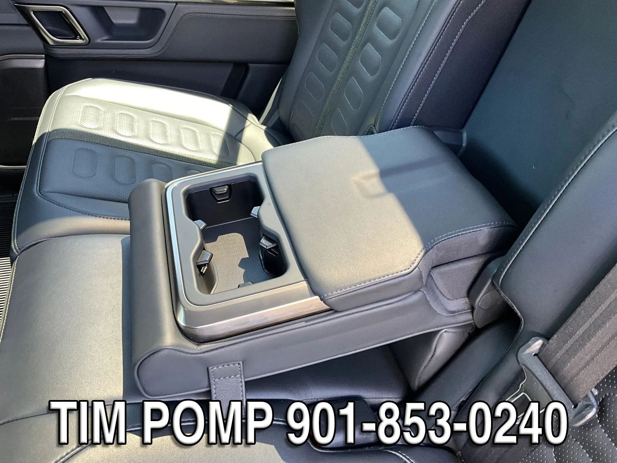 Used 2023 Rivian R1S Adventure AWD/4WD image 16