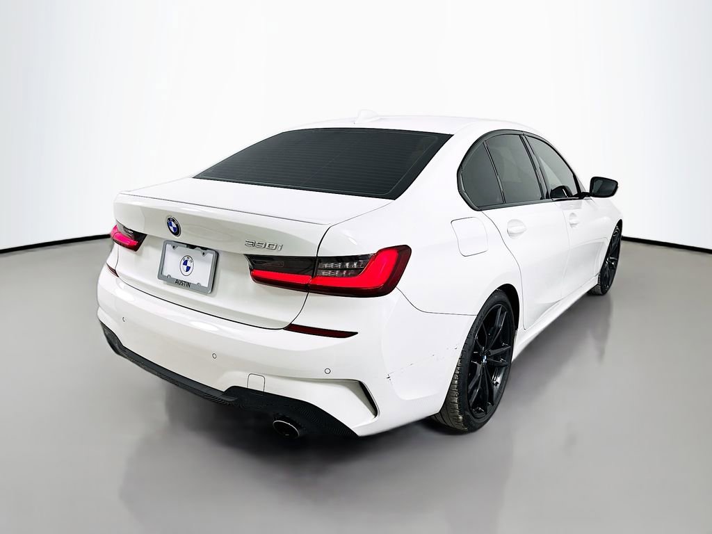 Used 2022 BMW 330i Sedan w/ M Sport Package image 5