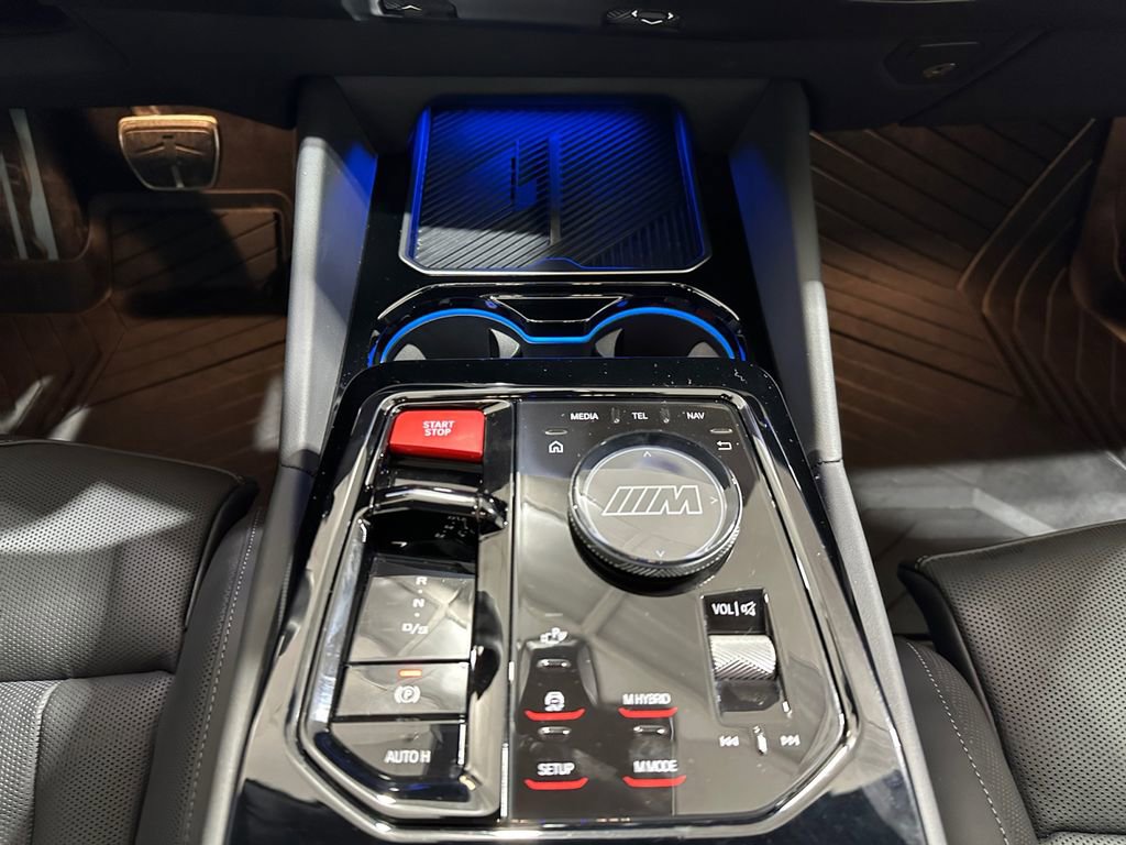 Used 2025 BMW M5 Touring image 16