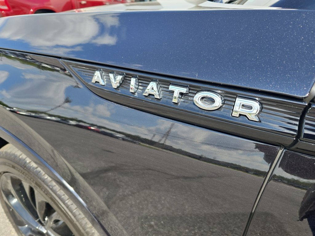 Used 2025 Lincoln Aviator Reserve w/ Jet Appearance Package AWD/4WD image 12