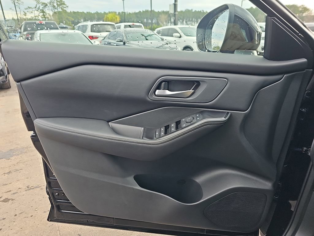 New 2026 Nissan Rogue SV FWD image 29