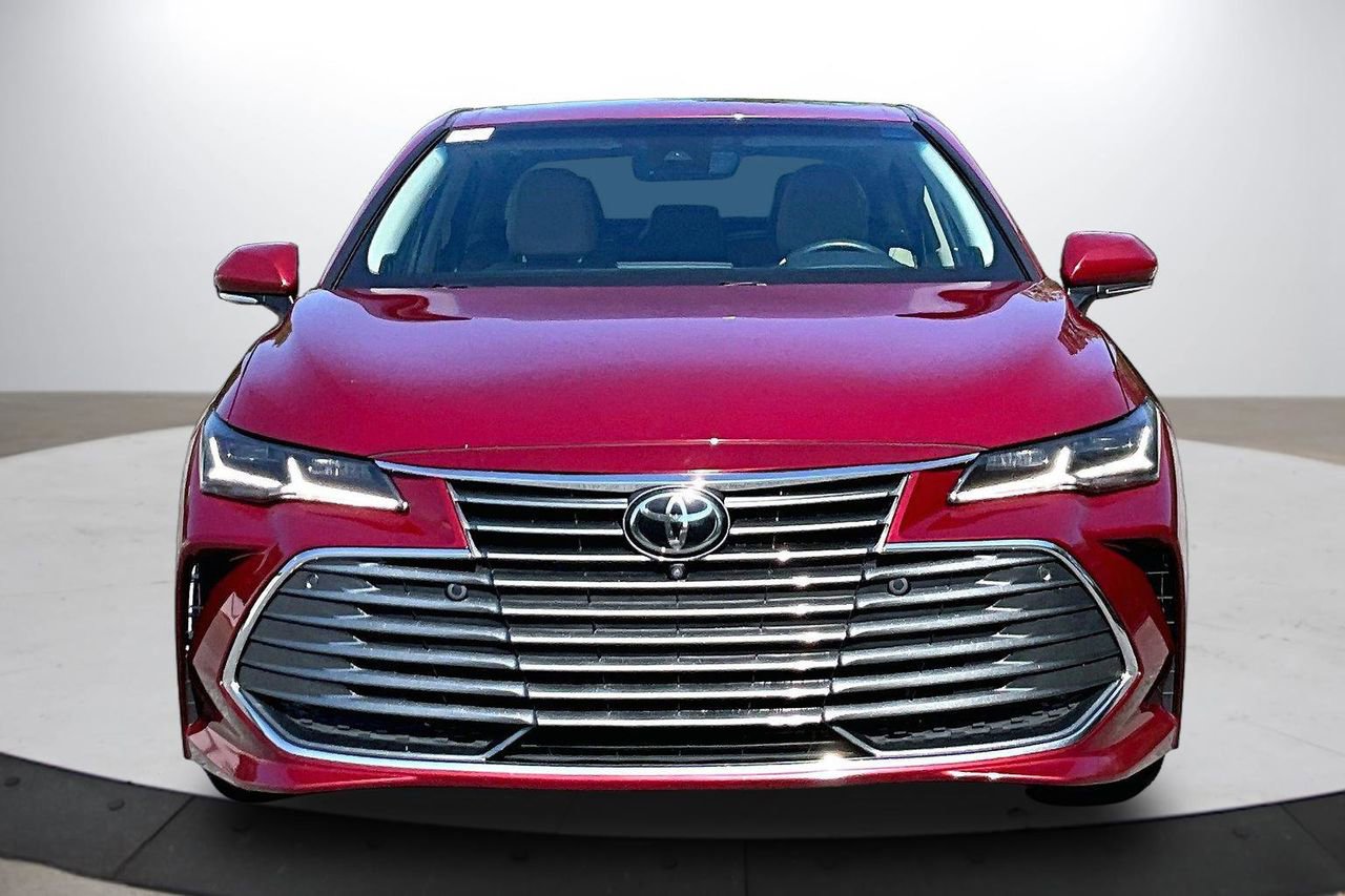 Used 2019 Toyota Avalon Limited w/ Advanced Safety Package FWD image 3