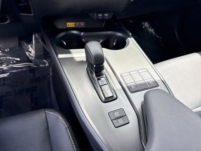 Used 2025 Lexus UX 300h FWD w/ Accessory Package (Z1) image 21
