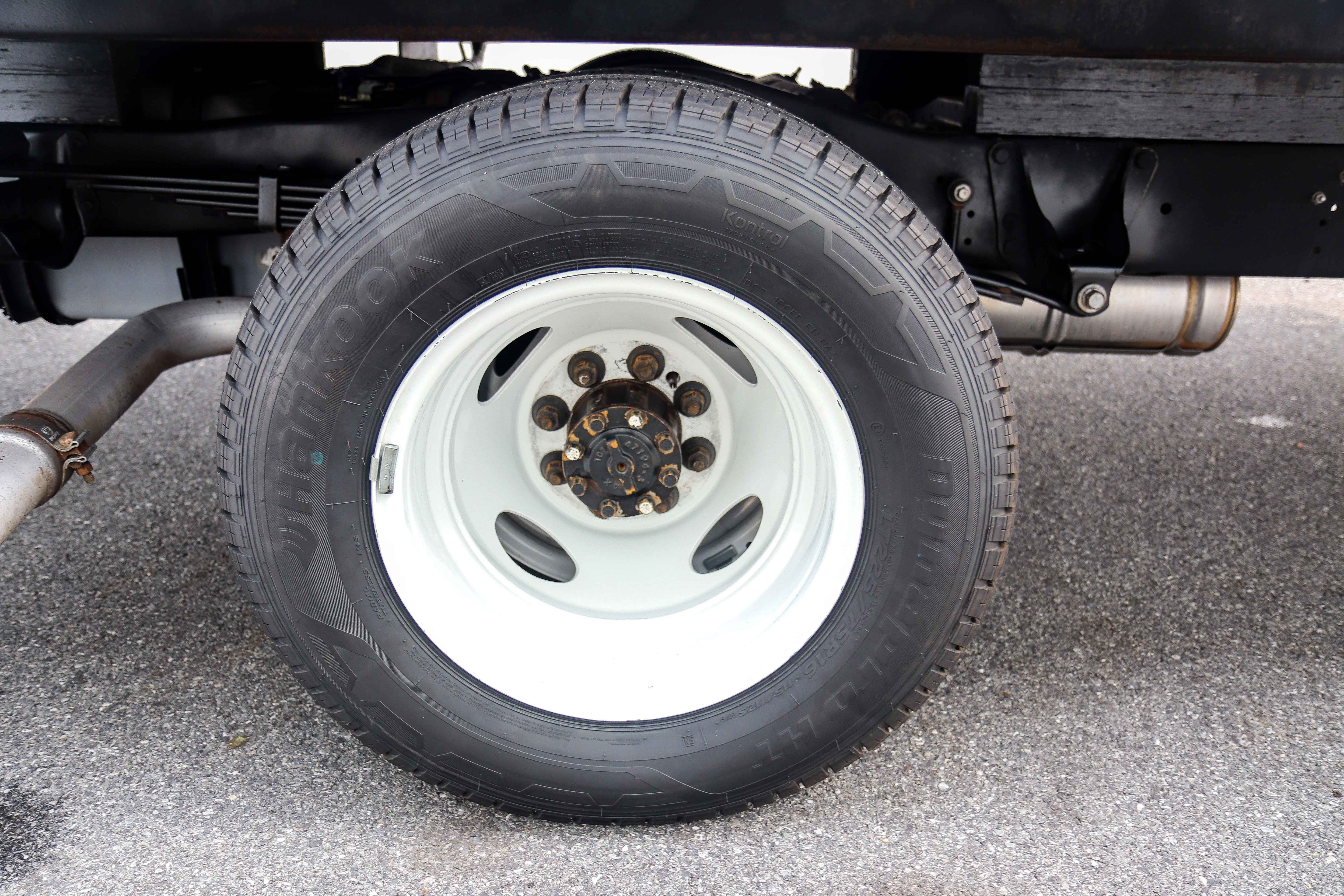 Used 2021 Ford E-450 and Econoline 450 Super Duty w/ Power Windows & Locks Group RWD image 26