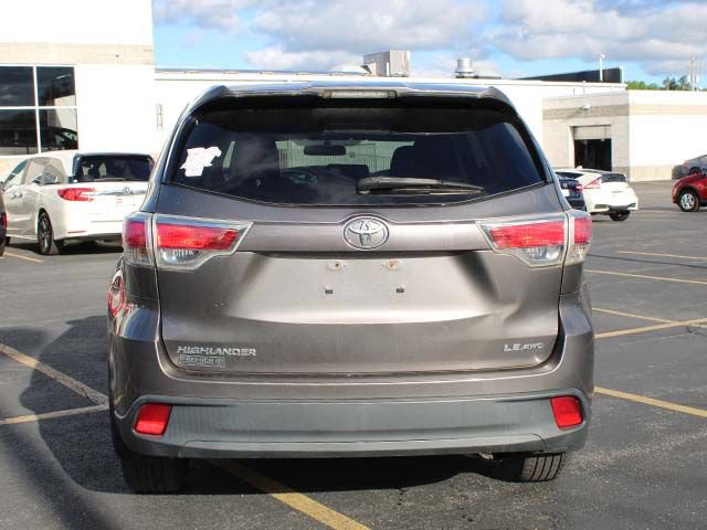 Used 2014 Toyota Highlander LE AWD/4WD image 6