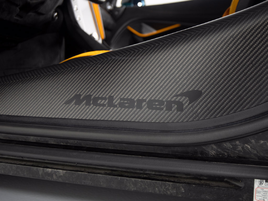 Used 2024 McLaren 750S Spider RWD image 13