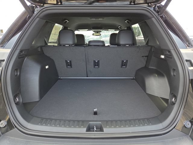 New 2027 Chevrolet Equinox LT w/ Convenience Package II FWD image 18