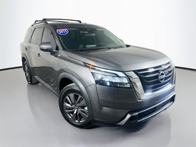 Used 2023 Nissan Pathfinder SV FWD image 2