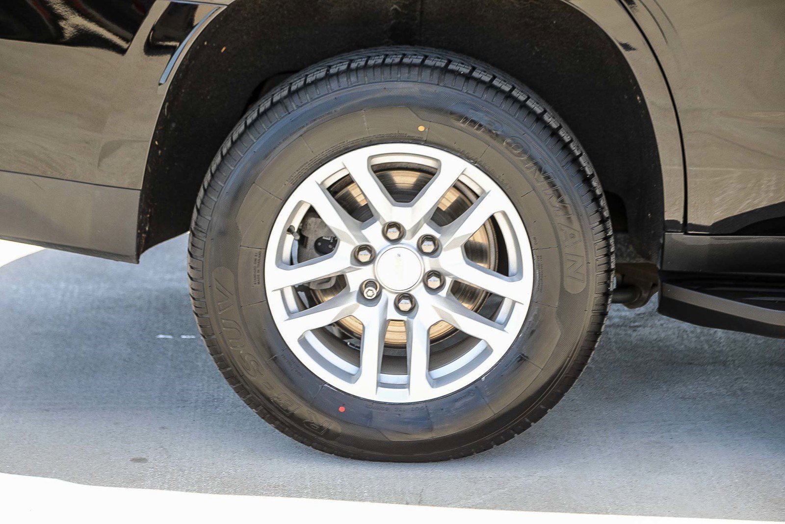 Used 2023 Chevrolet Tahoe LT w/ Luxury Package RWD image 11