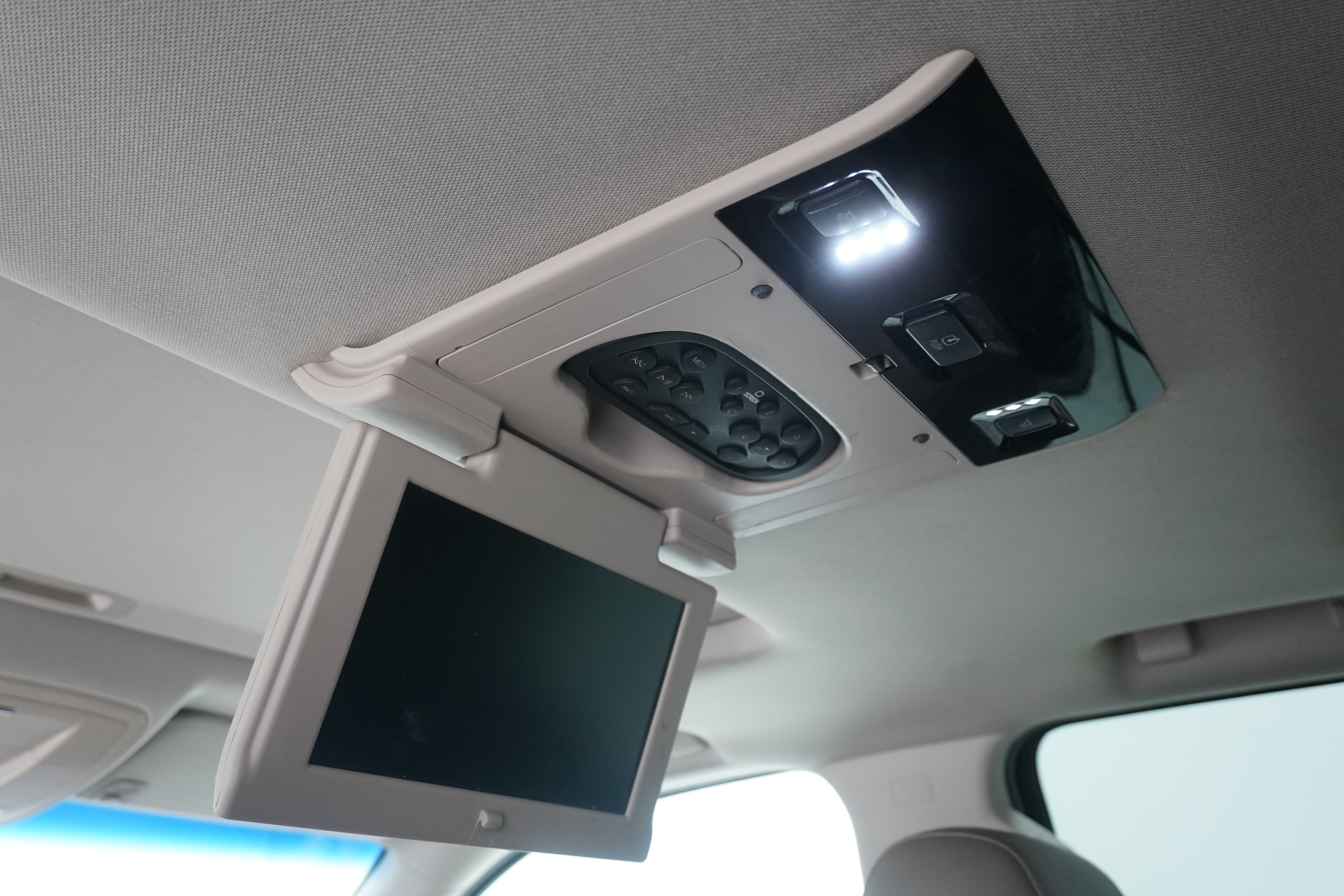 Used 2016 Chevrolet Tahoe LTZ RWD image 15