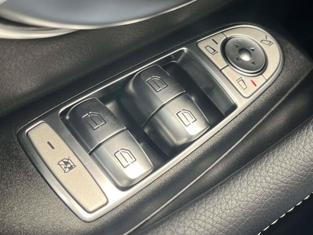 Certified 2023 Mercedes-Benz E 350 4MATIC Sedan image 33