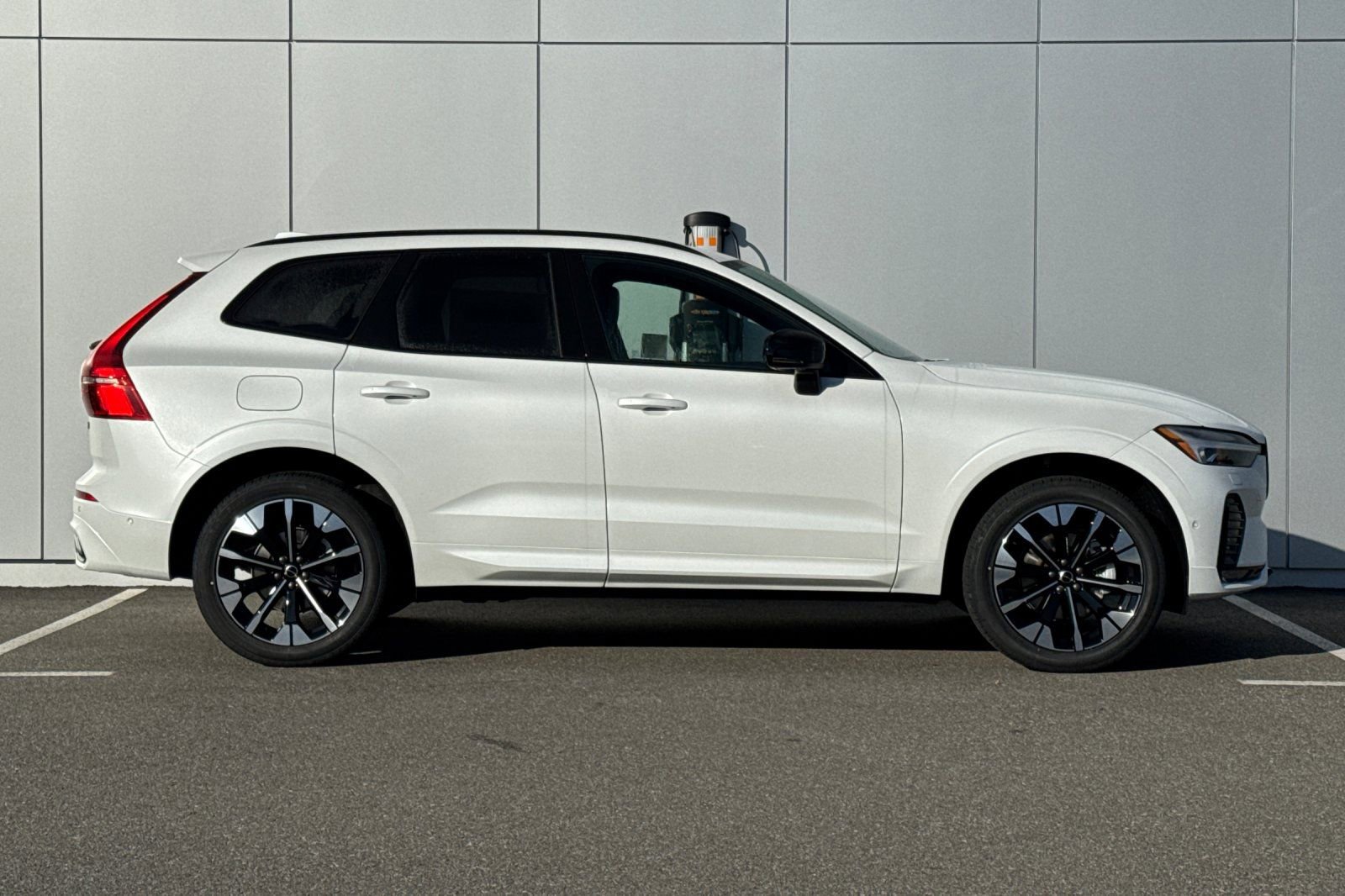 New 2026 Volvo XC60 B5 Plus w/ Protection Package Premier AWD/4WD image 6