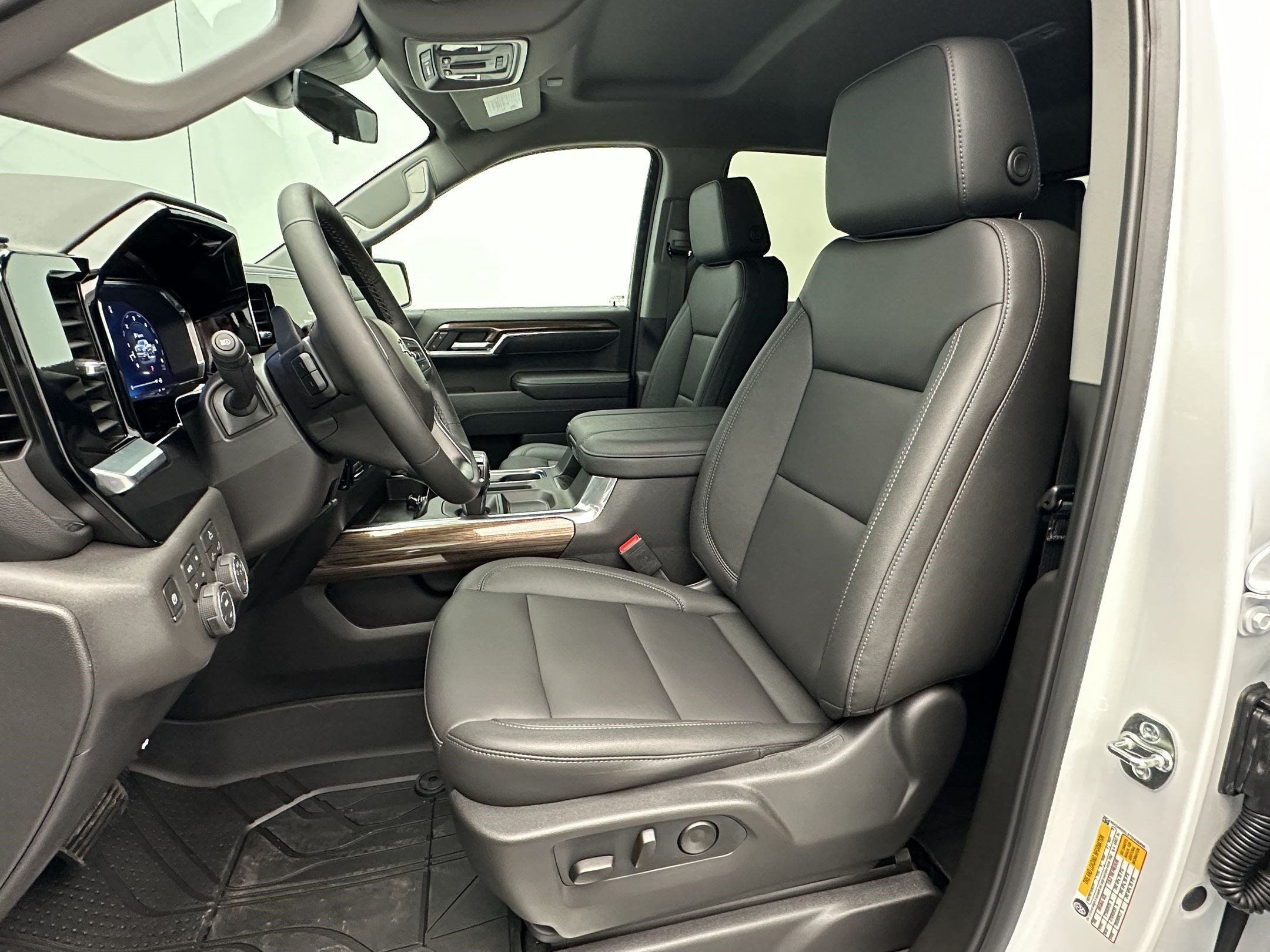 New 2026 Chevrolet Silverado 1500 RST w/ Convenience Package II AWD/4WD image 5