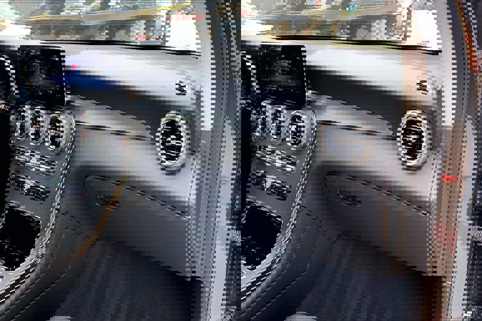 Used 2022 Mercedes-Benz GLC 300 image 17