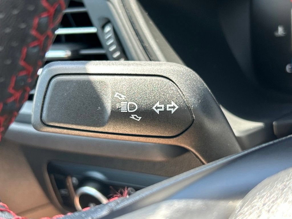 Used 2025 Ford Escape ST-Line Select AWD/4WD image 27