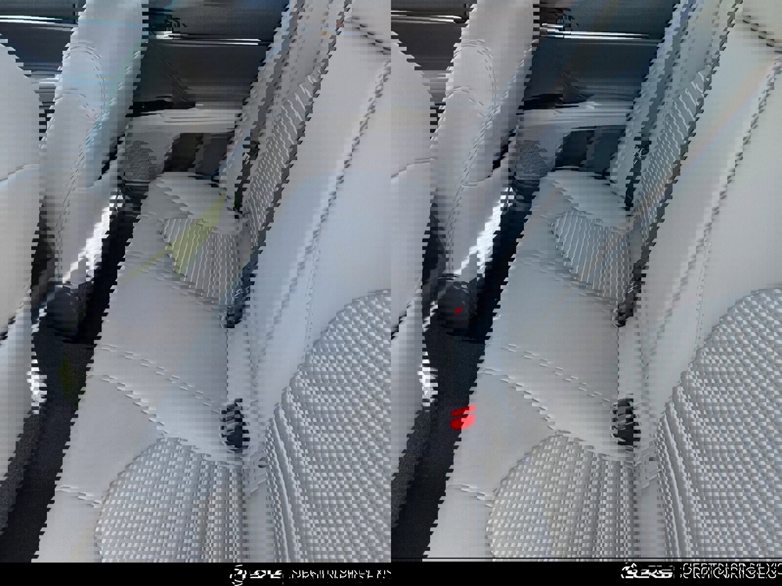 Used 2019 Toyota Camry SE image 25